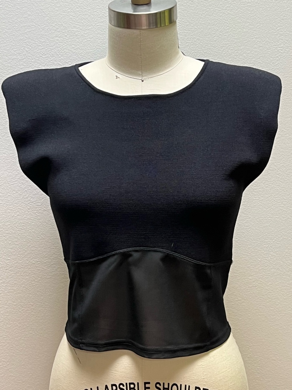 Zara Black Women's Cap-Sleeve Square Padded Shoulder with Mesh Lower Cropped Top
